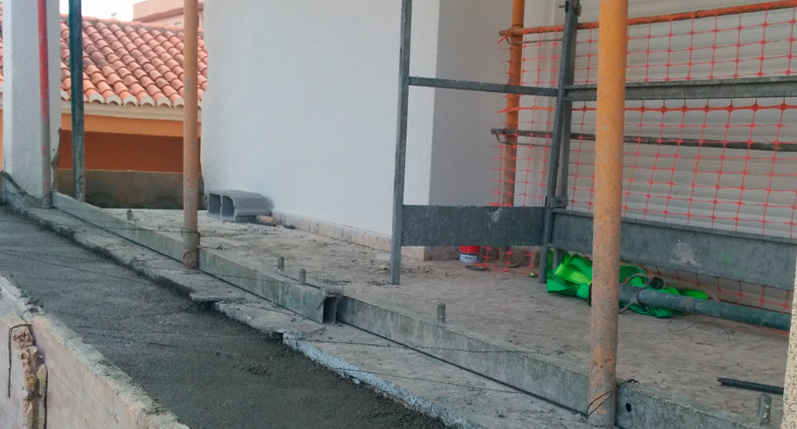 Rehabilitación fachada Edificio San Miguel en Playa Bellreguard | Estudio Arquitectura Roberto Moratal