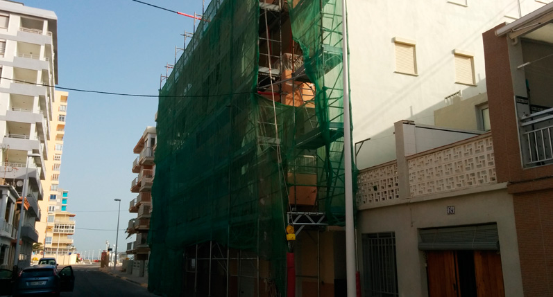 Rehabilitación fachada Edificio Bonaire en Playa Bellreguard | Estudio Arquitectura Roberto Moratal