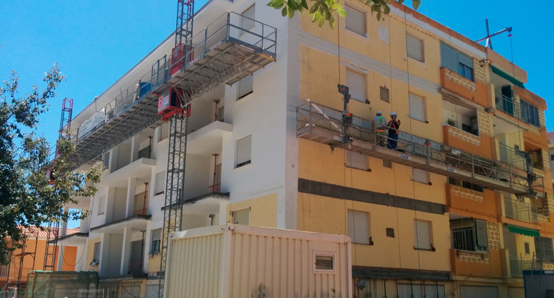 Rehabilitación fachada Edificio San Miguel en Playa Bellreguard | Estudio Arquitectura Roberto Moratal