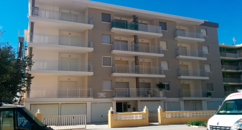 Rehabilitación fachada Edificio San Miguel en Playa Bellreguard | Estudio Arquitectura Roberto Moratal