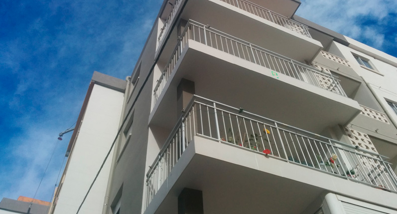 Rehabilitación fachada Edificio San Miguel en Playa Bellreguard | Estudio Arquitectura Roberto Moratal
